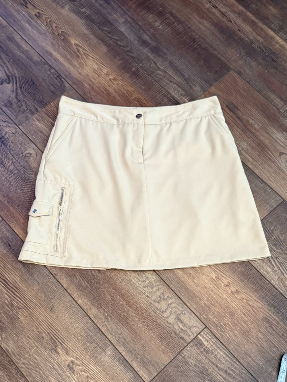 IZOD XFG Khaki Golf Skort Women's Size 8 Performance Tennis Athletic Skirt Short